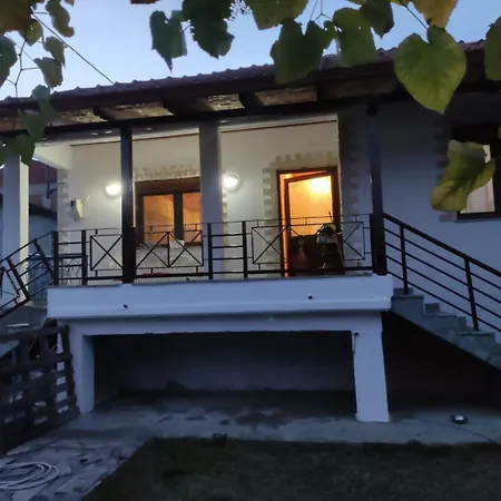 Rooster Retreat דירה