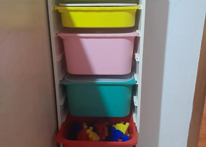 Rooster Retreat Aridaía